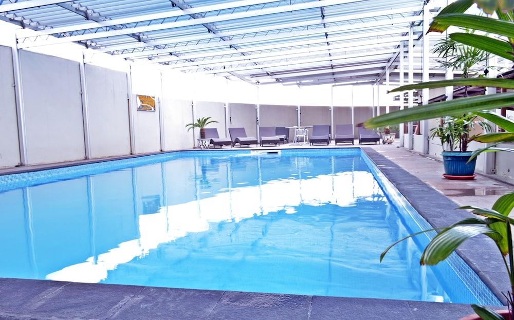 Grand Elite Hotel Pekanbaru Eksteriør bilde