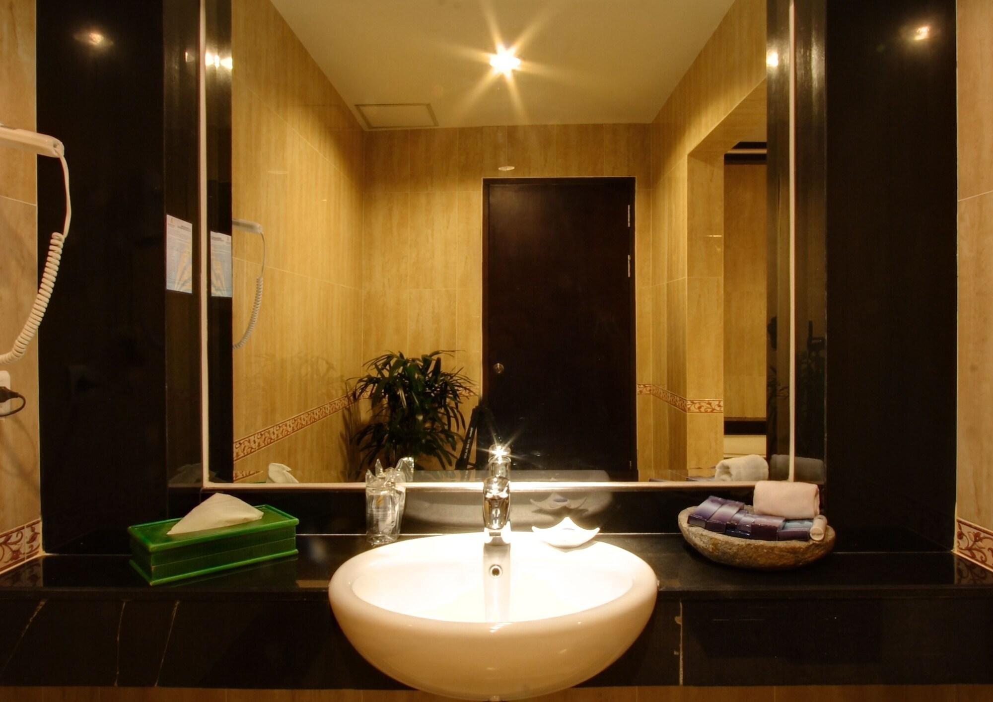 Grand Elite Hotel Pekanbaru Eksteriør bilde