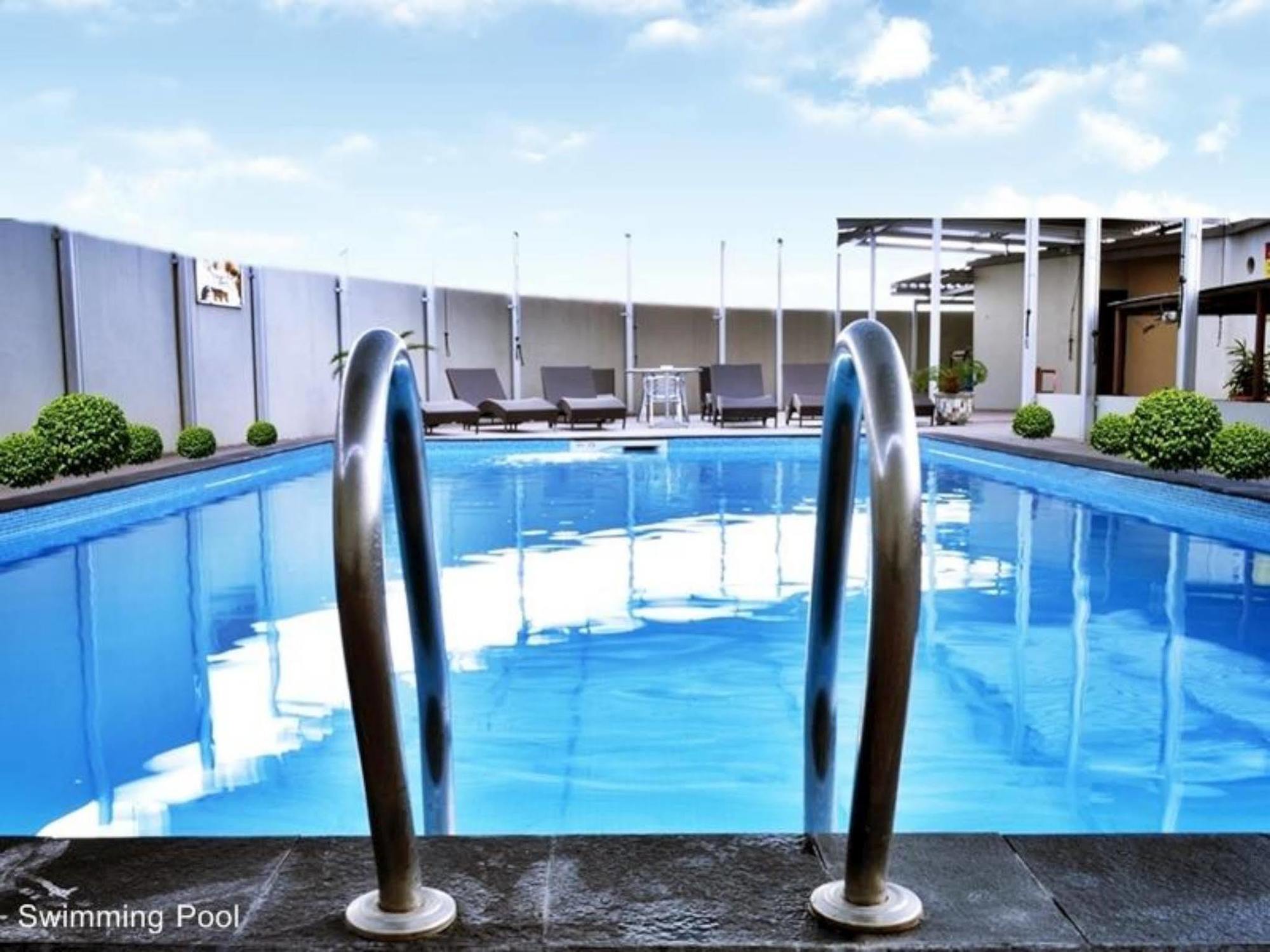 Grand Elite Hotel Pekanbaru Eksteriør bilde